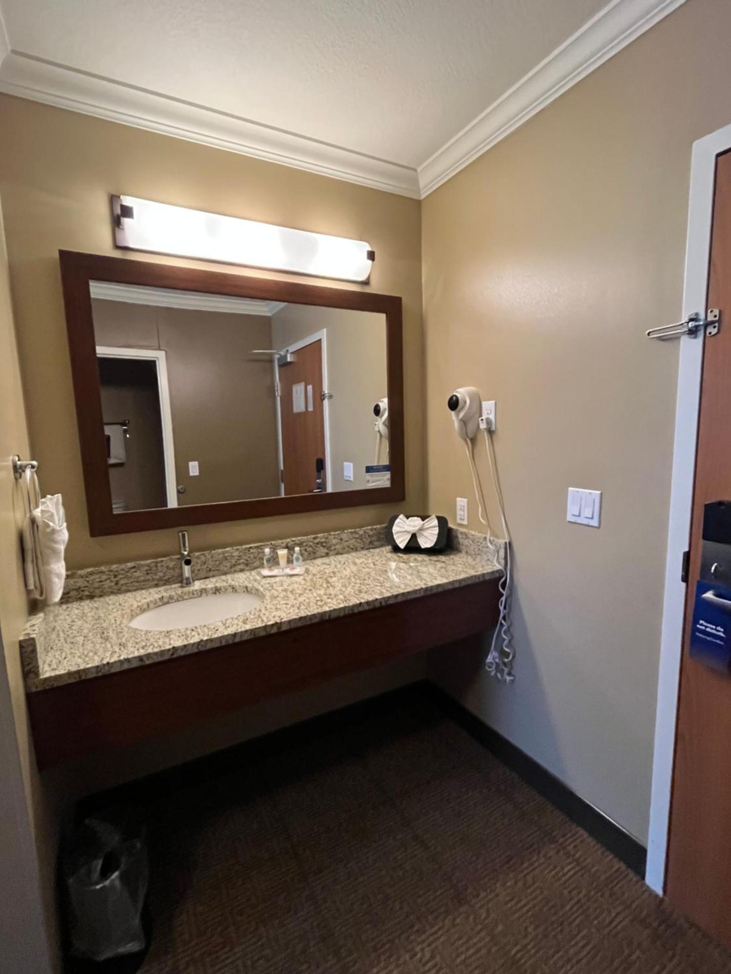 Comfort Inn & Suites אושן שורס מראה חיצוני תמונה
