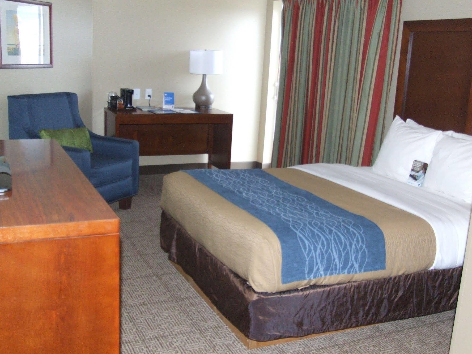 Comfort Inn & Suites אושן שורס מראה חיצוני תמונה